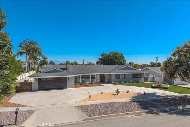 a house view with a outdoor space