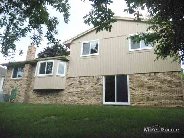 2945 Powderhorn Rochester, MI 48309 - Photo 10 of 25 31158108-9.JPG