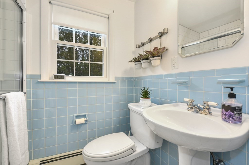 19 Rockpoint Road Southborough, MA 01772 - Photo 30 of 35 Gallery Image 30