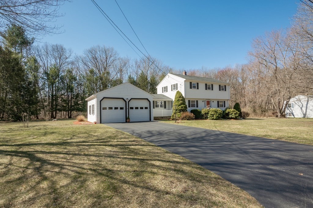 19 Rockpoint Road Southborough, MA 01772 - Photo 3 of 35 Gallery Image 3
