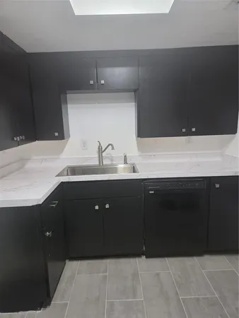 $1,400 | 7712 Challie Lane, Unit 7712, Houston, TX 77088