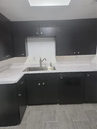 $1,400 | 7712 Challie Lane, Unit 7712, Houston, TX 77088