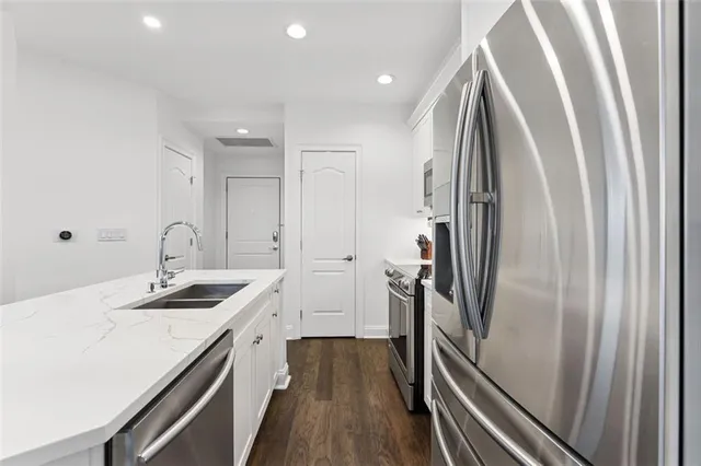 $445,000 | 2828 Peachtree Road Northwest, Unit 1704, Atlanta, GA 30305