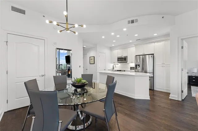 $445,000 | 2828 Peachtree Road Northwest, Unit 1704, Atlanta, GA 30305