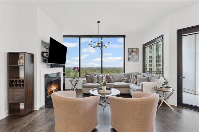 $445,000 | 2828 Peachtree Road Northwest, Unit 1704, Atlanta, GA 30305