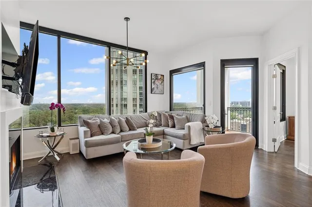 $445,000 | 2828 Peachtree Road Northwest, Unit 1704, Atlanta, GA 30305