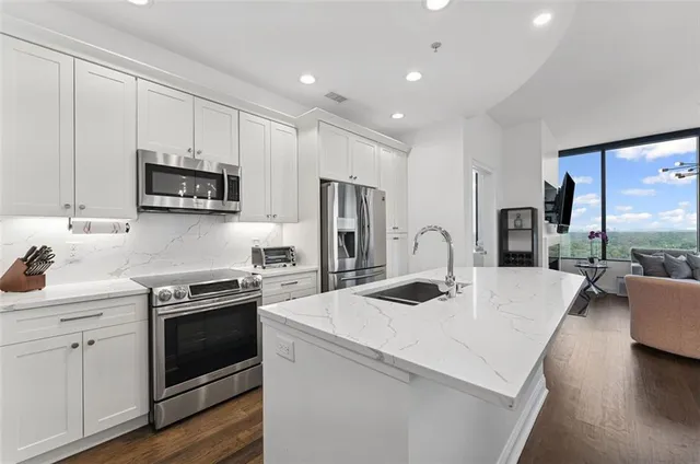 $445,000 | 2828 Peachtree Road Northwest, Unit 1704, Atlanta, GA 30305