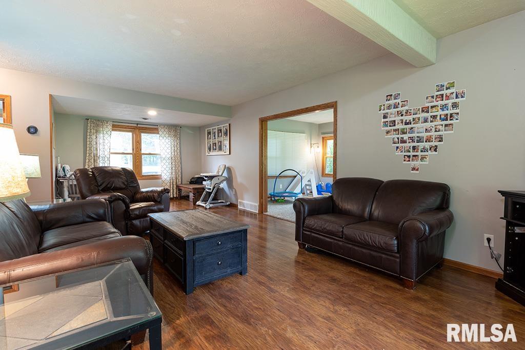 11836 Coon Hunters Road Blue Grass, IA 52726 - Photo 14 of 32 Gallery Image 14