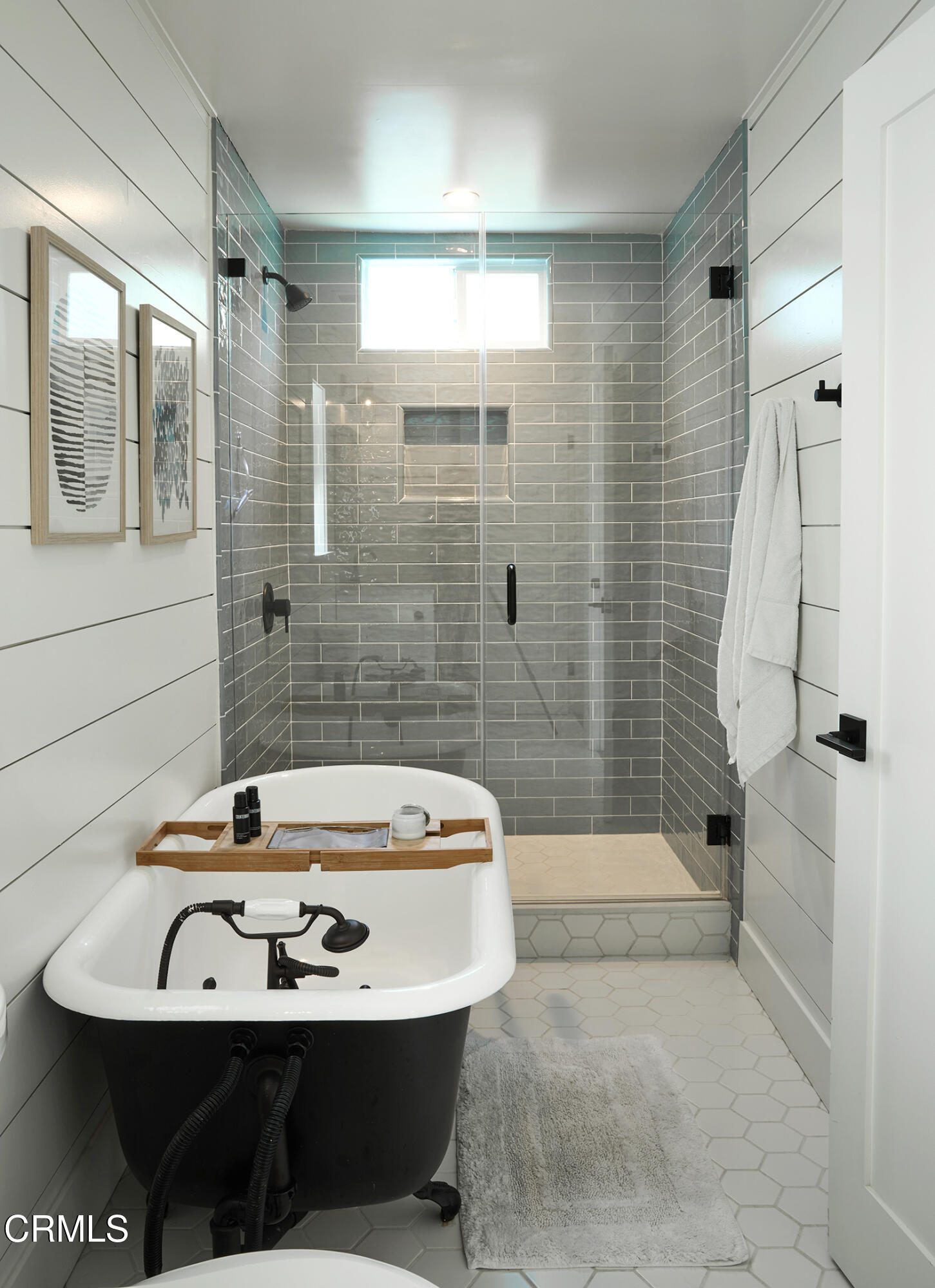 5121 Seabreeze Way Oxnard, CA 93035 - Photo 10 of 31 MLS_Oxnard_bathroom_1