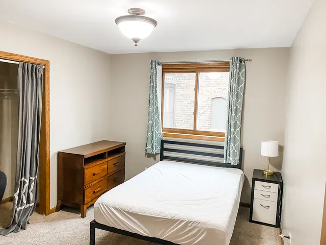 $2,200 | 807 South Claremont Avenue, Unit 3, Chicago, IL 60612