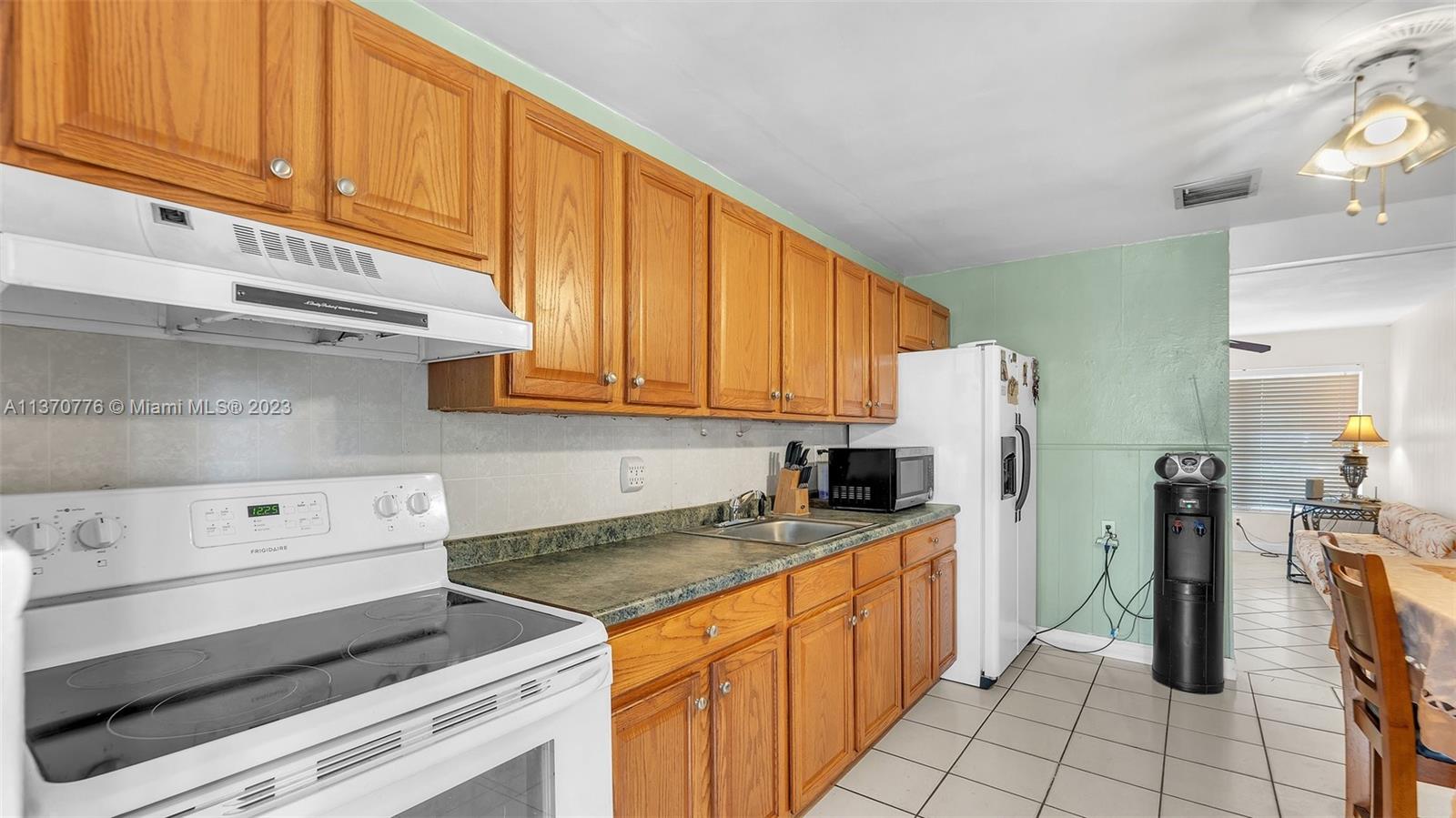 5615 Hood Street Hollywood, FL 33021 - Photo 10 of 35