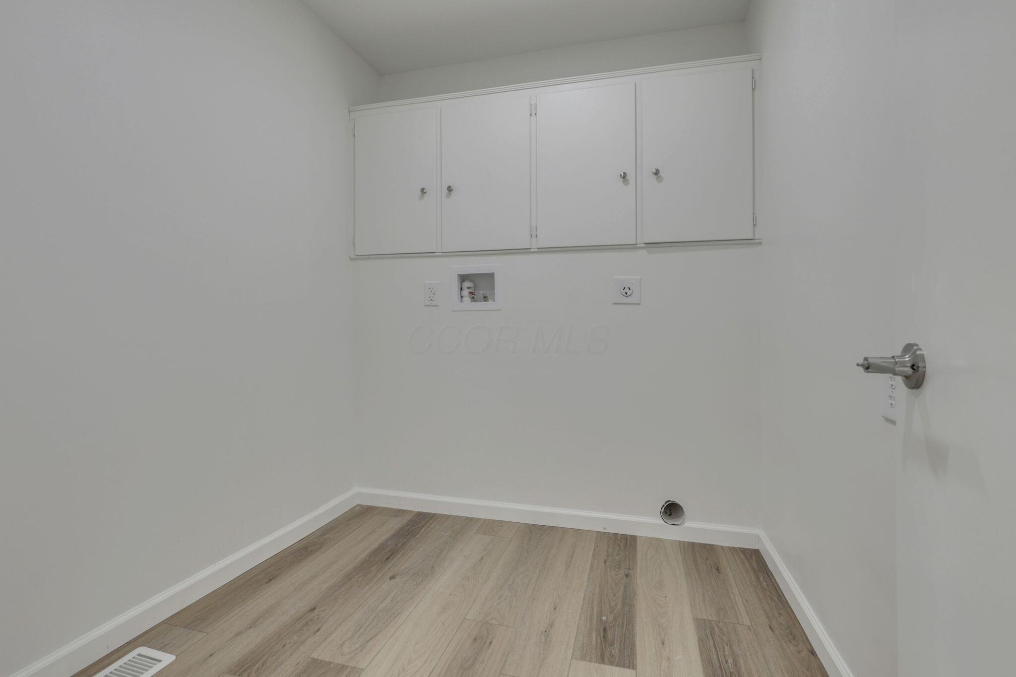 1080 Coonpath Road Northwest Lancaster, OH 43130 - Photo 21 of 55 Laundry Room