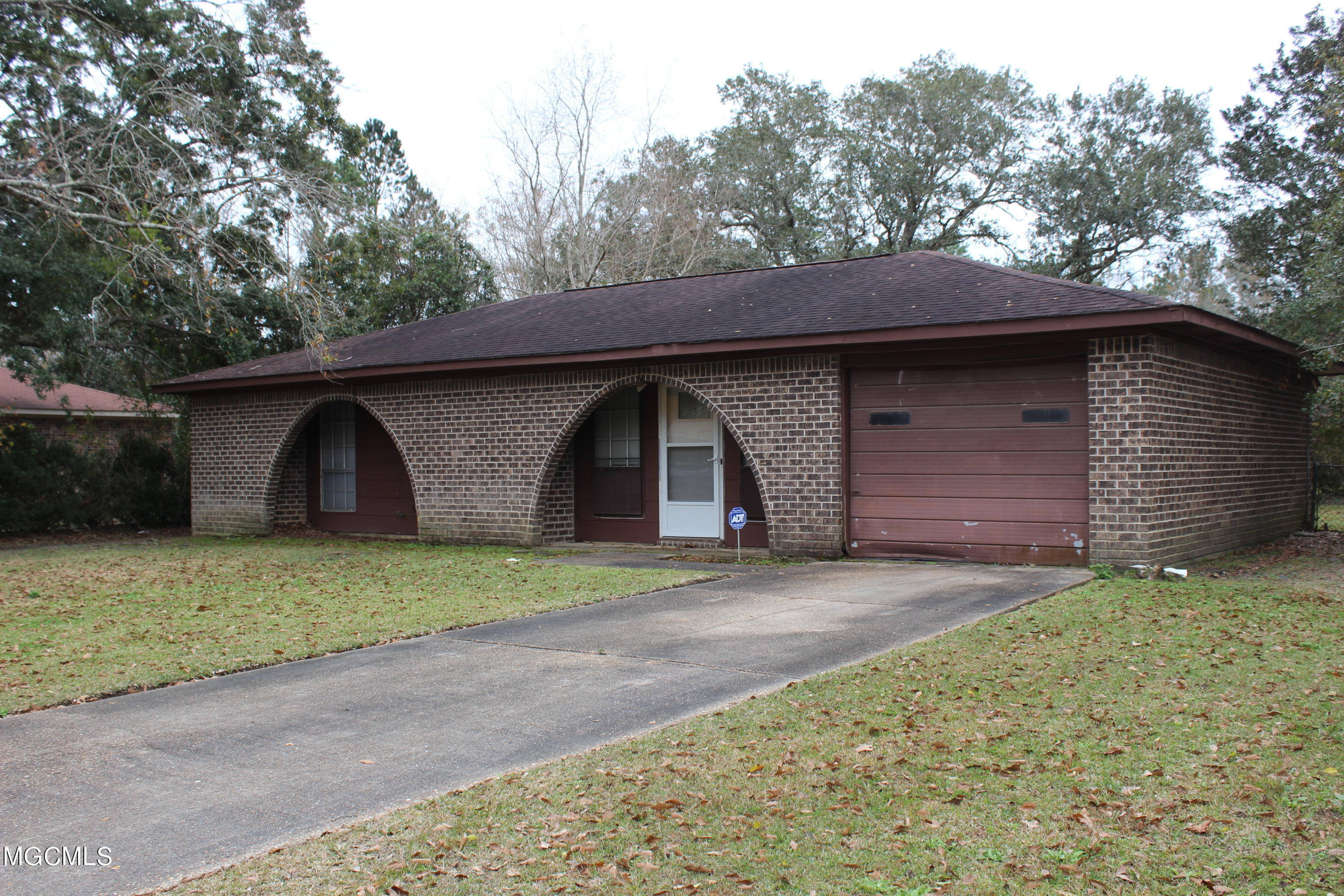 1405 Riverside Drive Gautier, MS 39553 - Photo 1 of 21 IMG_2931
