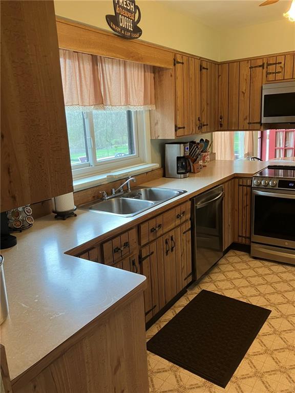 1382 Reissing Road McDonald, PA 15057 - Photo 8 of 27 Gallery Image 8