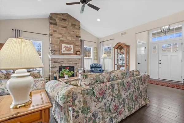 $635,000 | 17955 Ashlea Drive, Unit 10, Brookfield, WI 53045