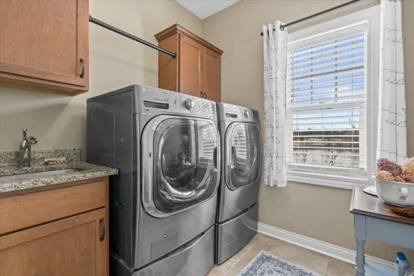 $635,000 | 17955 Ashlea Drive, Unit 10, Brookfield, WI 53045