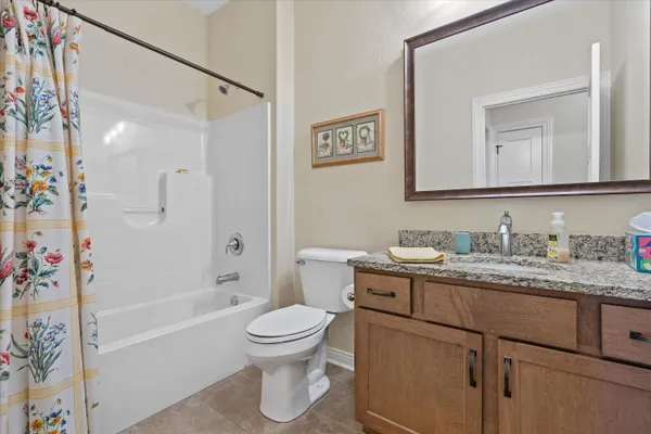 $635,000 | 17955 Ashlea Drive, Unit 10, Brookfield, WI 53045