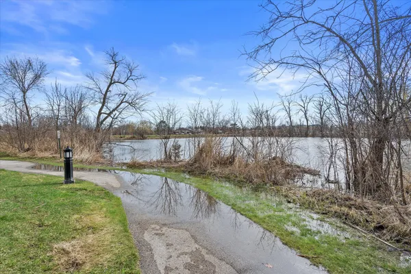 $635,000 | 17955 Ashlea Drive, Unit 10, Brookfield, WI 53045