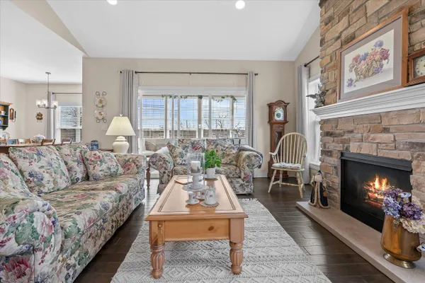 $635,000 | 17955 Ashlea Drive, Unit 10, Brookfield, WI 53045