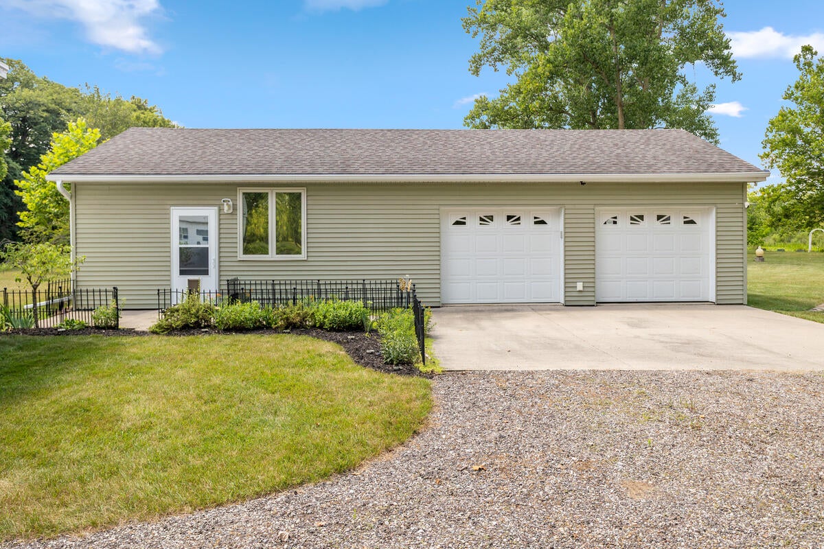 299 Rodeo Drive Union City, MI 49094 - Photo 3 of 94 Gallery Image 3