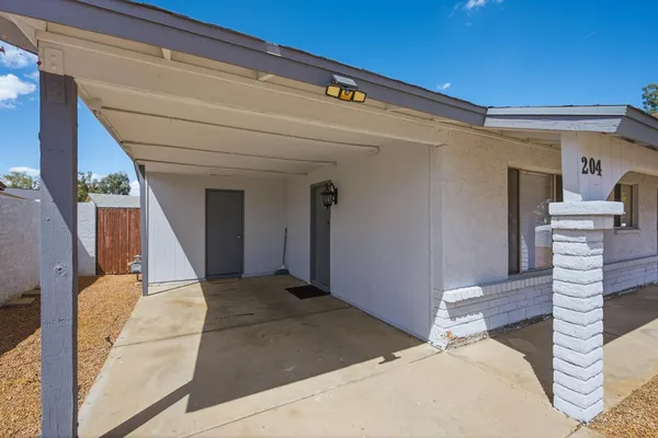 $2,200 | 204 East Duke Drive, Tempe, AZ 85283