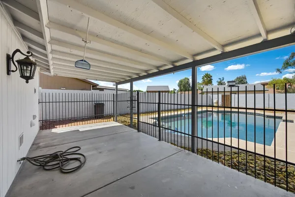 $2,300 | 204 East Duke Drive, Tempe, AZ 85283