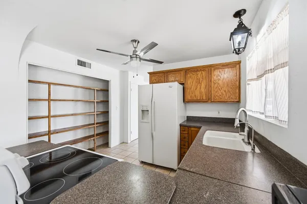 $2,300 | 204 East Duke Drive, Tempe, AZ 85283