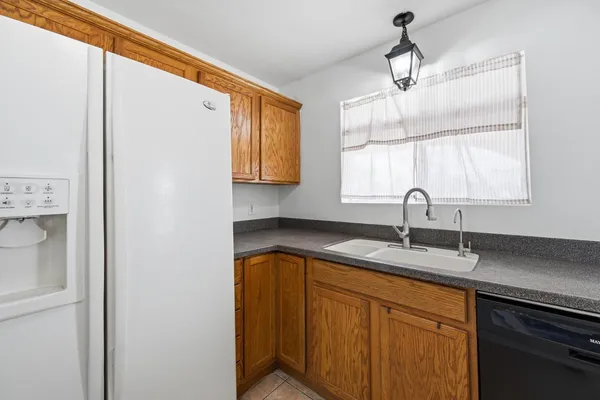 $2,200 | 204 East Duke Drive, Tempe, AZ 85283