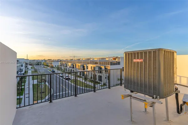$2,999 | Unincorporated West Dade, Miami, FL 33170