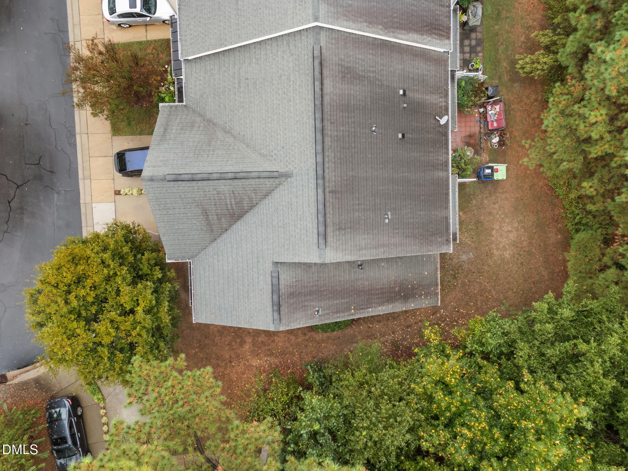 1929 Fieldhouse Avenue Raleigh, NC 27603 - Photo 24 of 29 a bathroom with a shower