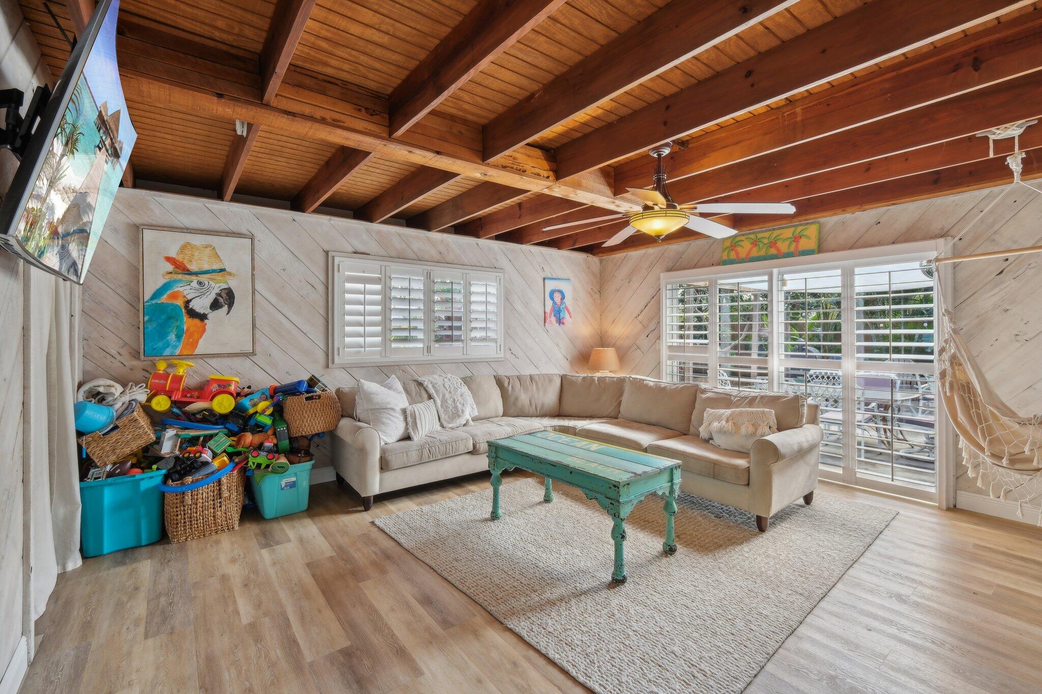 19129 Southeast Robert Drive Jupiter, FL 33469 - Photo 11 of 29 17-web-or-mls-SE Robert Dr-015