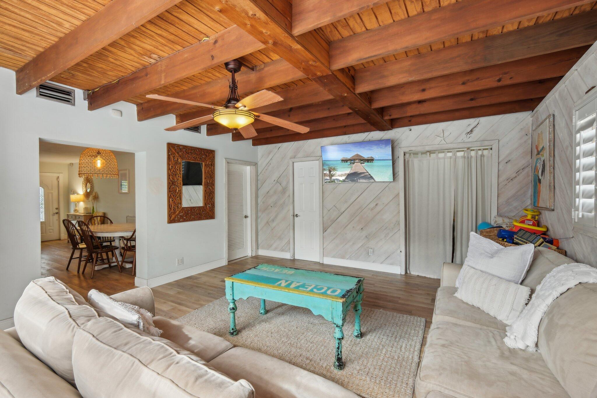 19129 Southeast Robert Drive Jupiter, FL 33469 - Photo 12 of 29 18-web-or-mls-SE Robert Dr-016