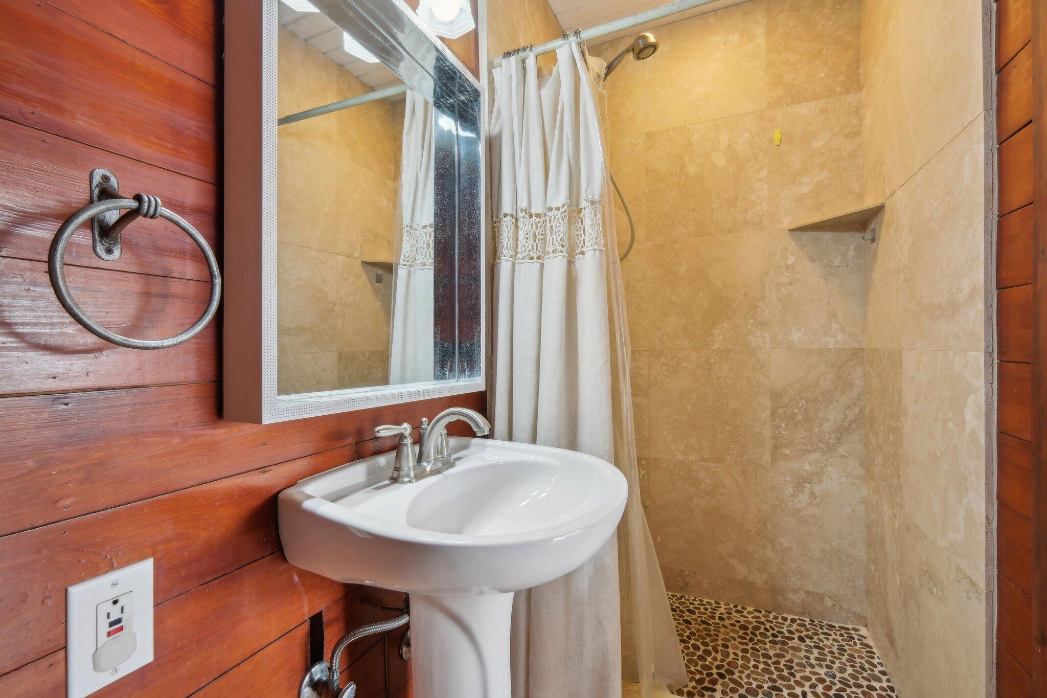 19129 Southeast Robert Drive Jupiter, FL 33469 - Photo 21 of 29 20-web-or-mls-SE Robert Dr-018