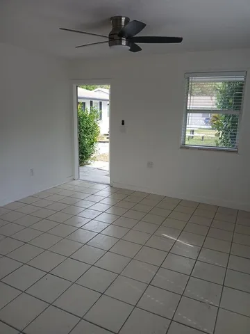 $1,250 | 1917 Smith Drive, Unit 1, North Palm Beach, FL 33408