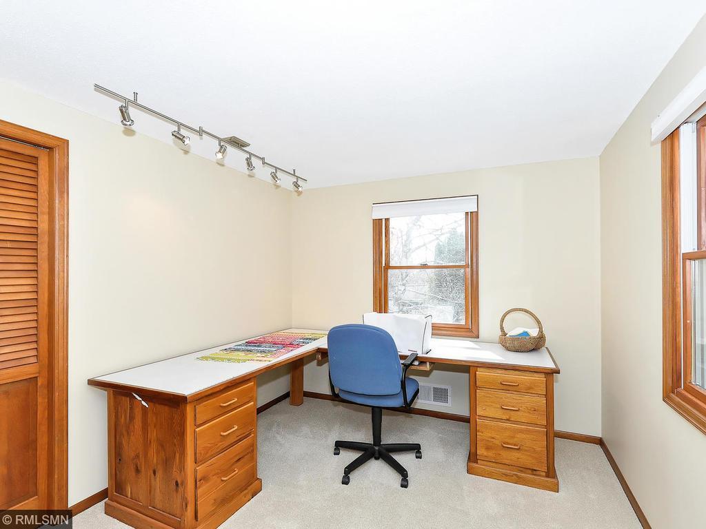 5335 Eureka Road Shorewood, MN 55331 - Photo 11 of 18