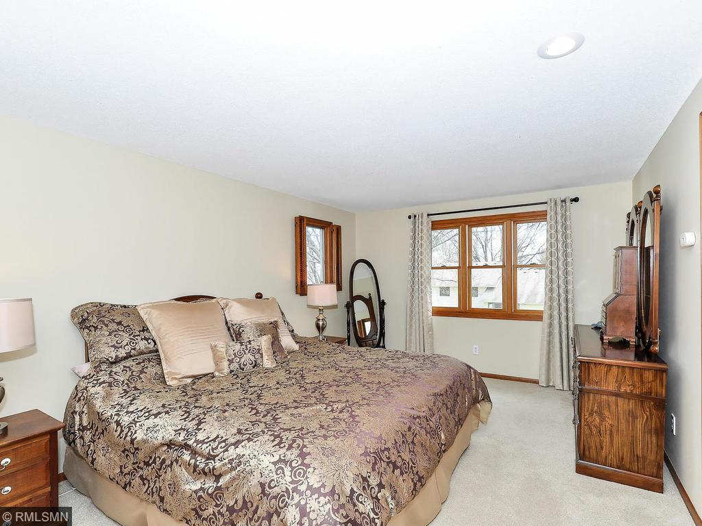5335 Eureka Road Shorewood, MN 55331 - Photo 12 of 18