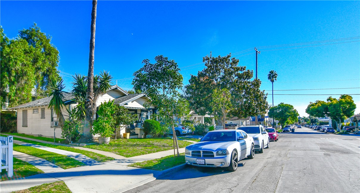 1710 Freeman Avenue Long Beach, CA 90804 - Photo 4 of 7 a view of a street with cars on road