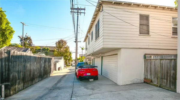 $1,260,000 | 1710 Freeman Avenue, Long Beach, CA 90804
