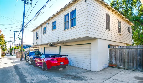$1,260,000 | 1710 Freeman Avenue, Long Beach, CA 90804