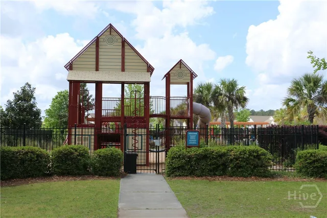 $2,650 | 10 Bushwood Drive, Savannah, GA 31407