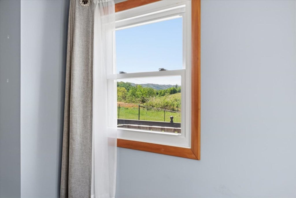 1012 Ridgedale Road Saltville, VA 24370 - Photo 21 of 73 Gallery Image 21