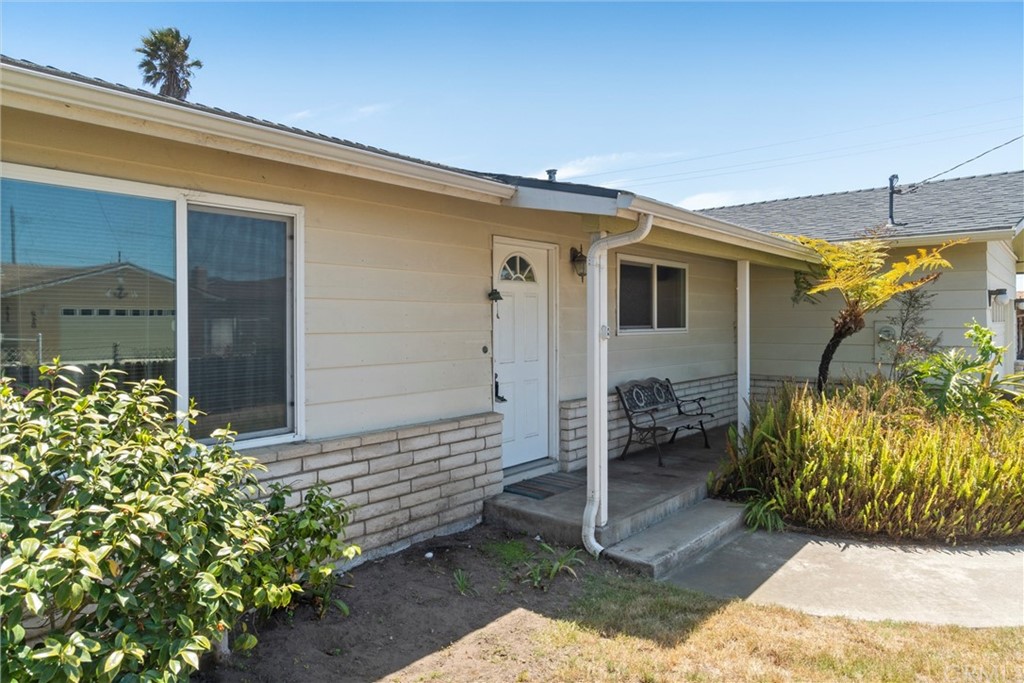 240 Easter Street Morro Bay, CA 93442 - Photo 3 of 25