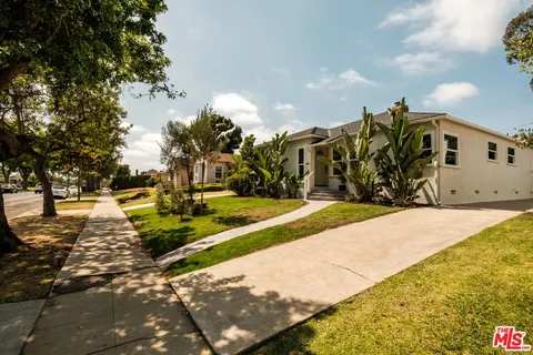 $1,099,000 | 239 West Fairview Boulevard, Inglewood, CA 90302