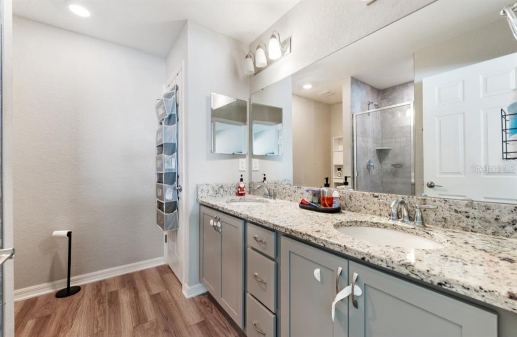 979 Pearly Ridge Lane Lakeland, FL 33809 - Photo 14 of 30