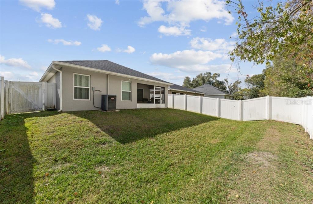 979 Pearly Ridge Lane Lakeland, FL 33809 - Photo 23 of 30