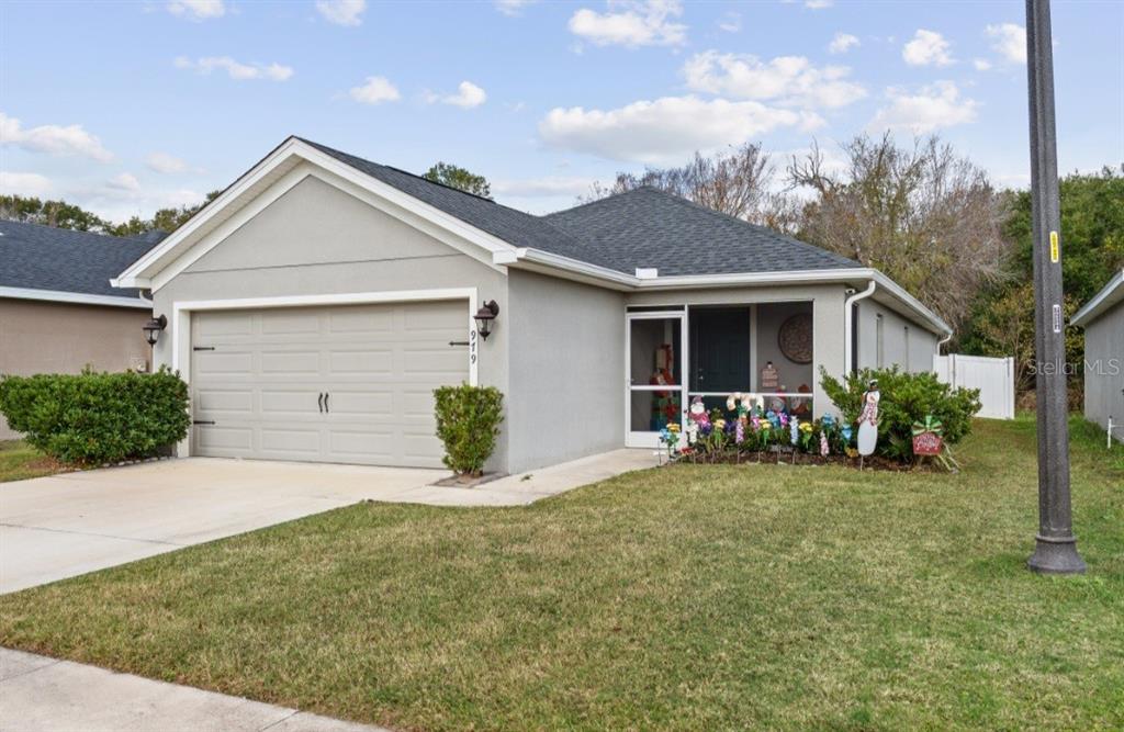 979 Pearly Ridge Lane Lakeland, FL 33809 - Photo 3 of 30