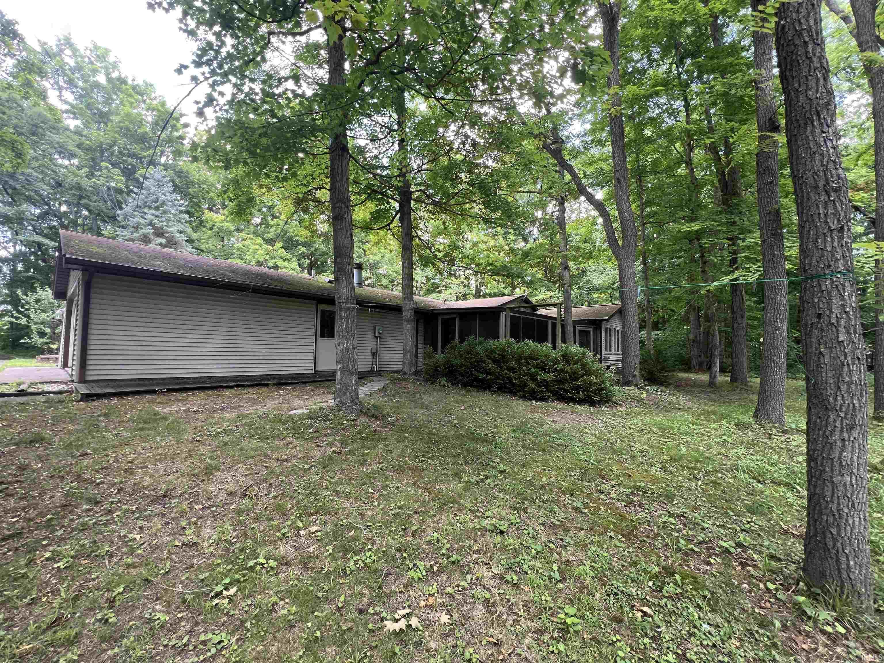 13236 Madden Road Churubusco, IN 46723 - Photo 2 of 11