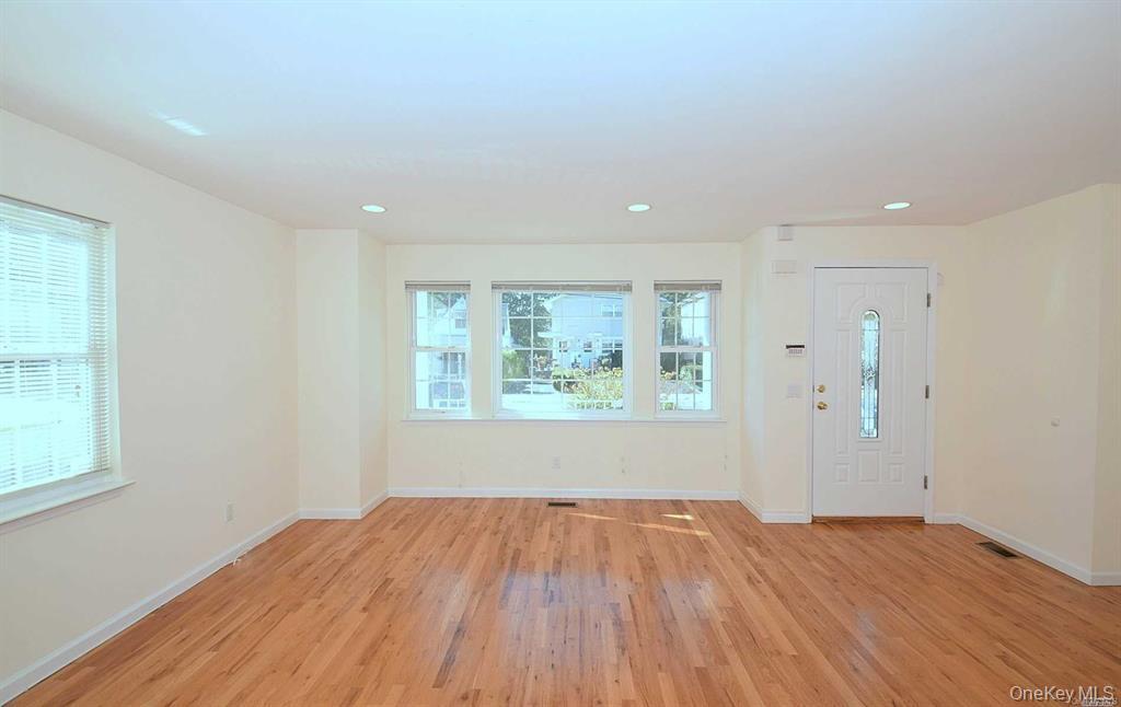 74 Firwood Road, Unit A Port Washington, NY 11050 - Photo 3 of 9