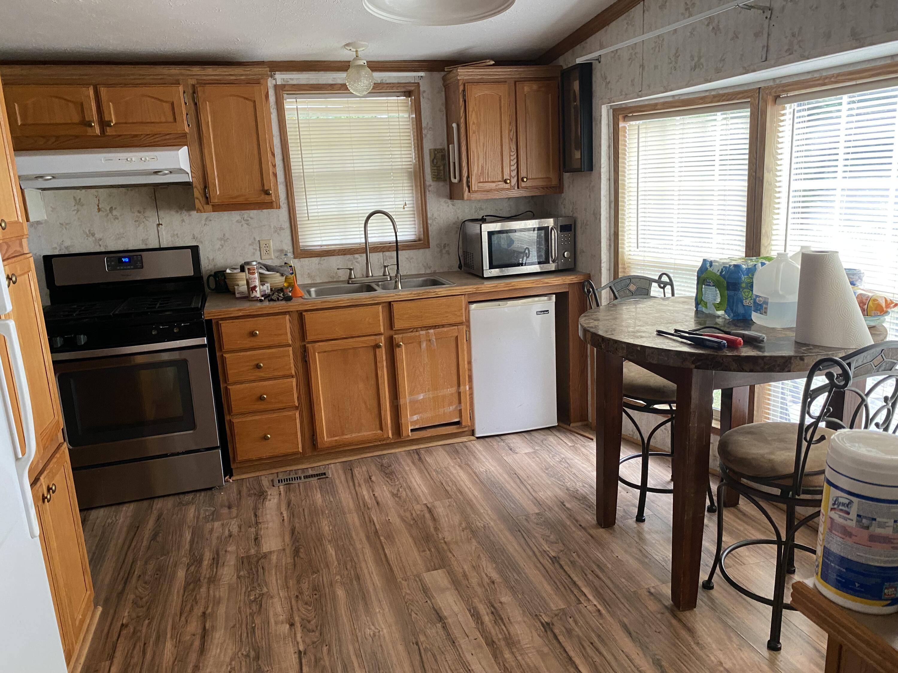 58141 James Drive Three Rivers, MI 49093 - Photo 5 of 17 IMG_4205