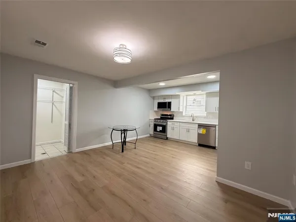 $2,400 | 58-60 Davenport Avenue, Newark, NJ 07107